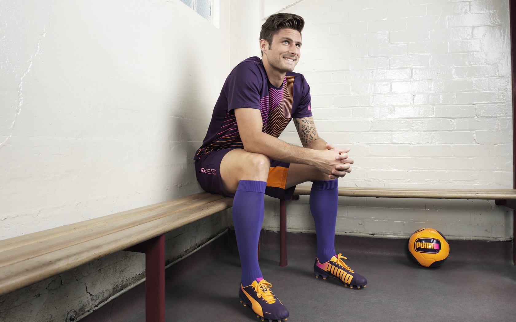 开云·体育官网-五大联赛边后卫倒三角传球成功率变化趋势，足球倒三角视频教程