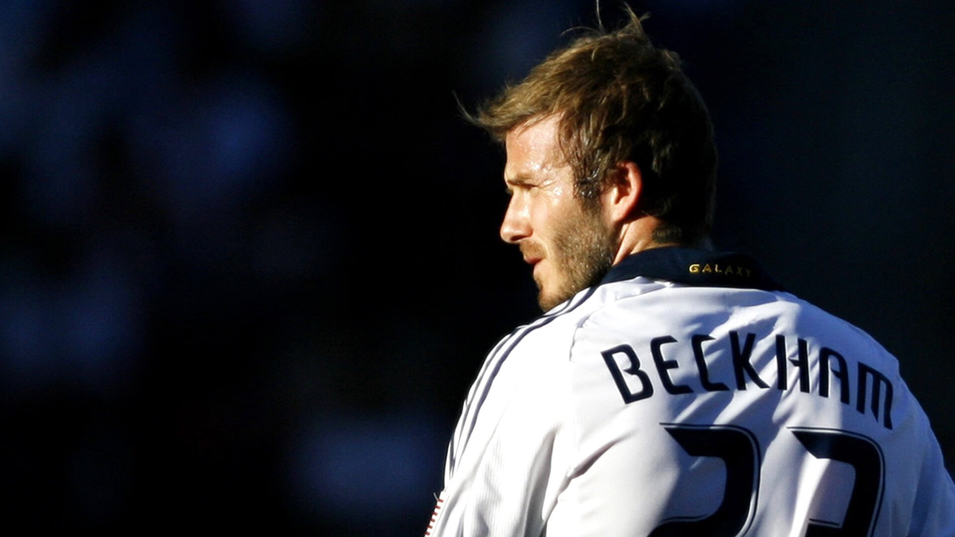 埃弗顿中路防守密度成功限制对方核心，埃弗顿战术